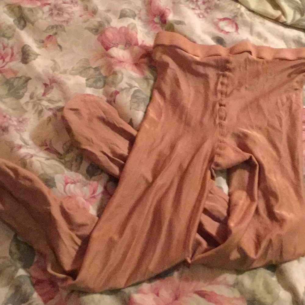 Tan tights